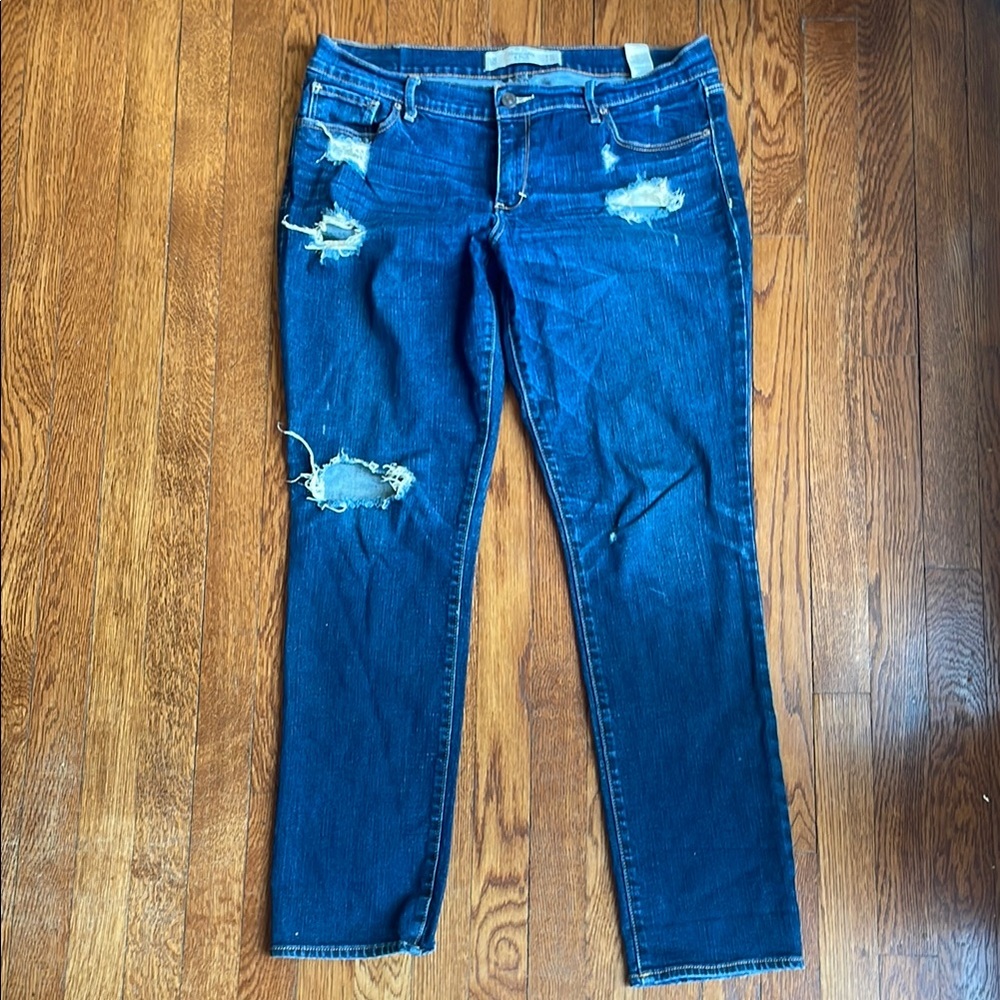 Gently Worn Abercrombie and Fitch Women's Blue Distressed Jeans